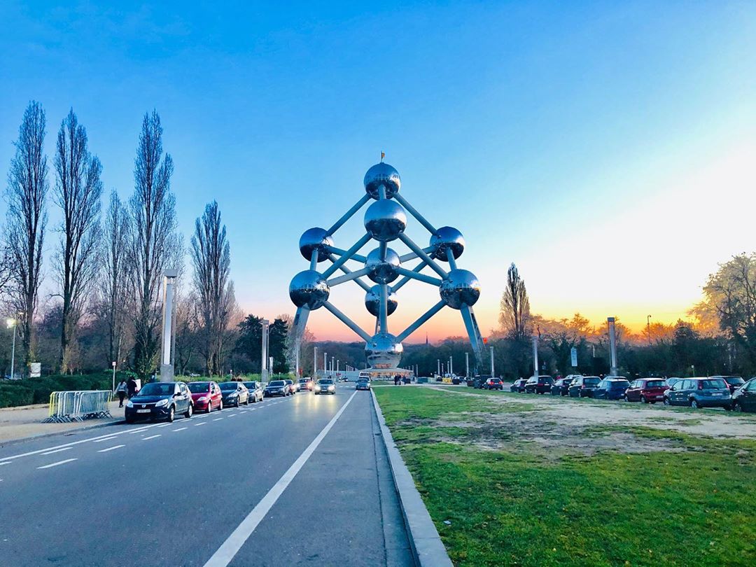 mô hình Atomium
